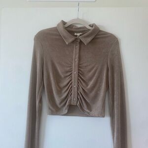 Bittersweet Cropped Tan / Light Brown Ruched Button-Up Long Sleeve Size Medium